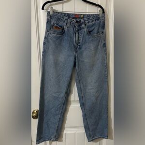 Empyre loose fit light wash denim skate jeans. Size 28